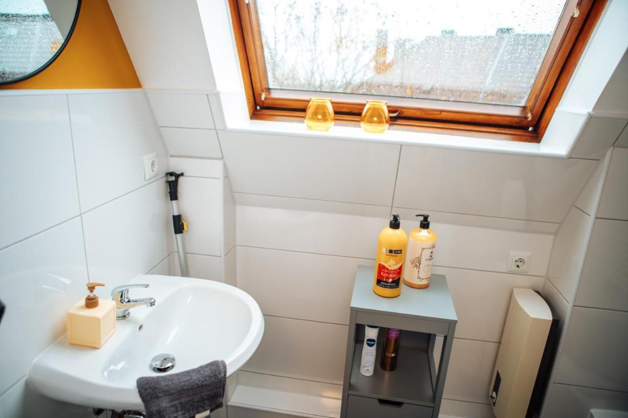 Central-Living Yellow - Wifi - Netflix - City Essen Eksteriør billede